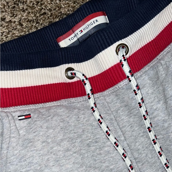 Gray Tommy Hilfiger Sweatpants Size XSmall - Picture 2 of 5